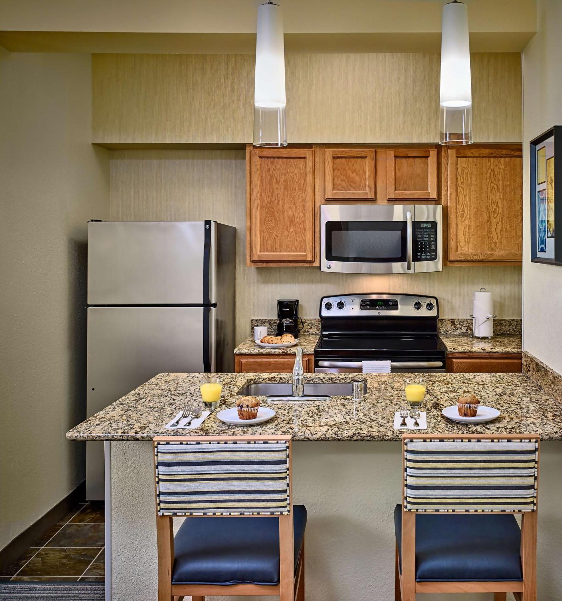 Sonesta Simply Suites Memphis East Poplar Pike Екстериор снимка