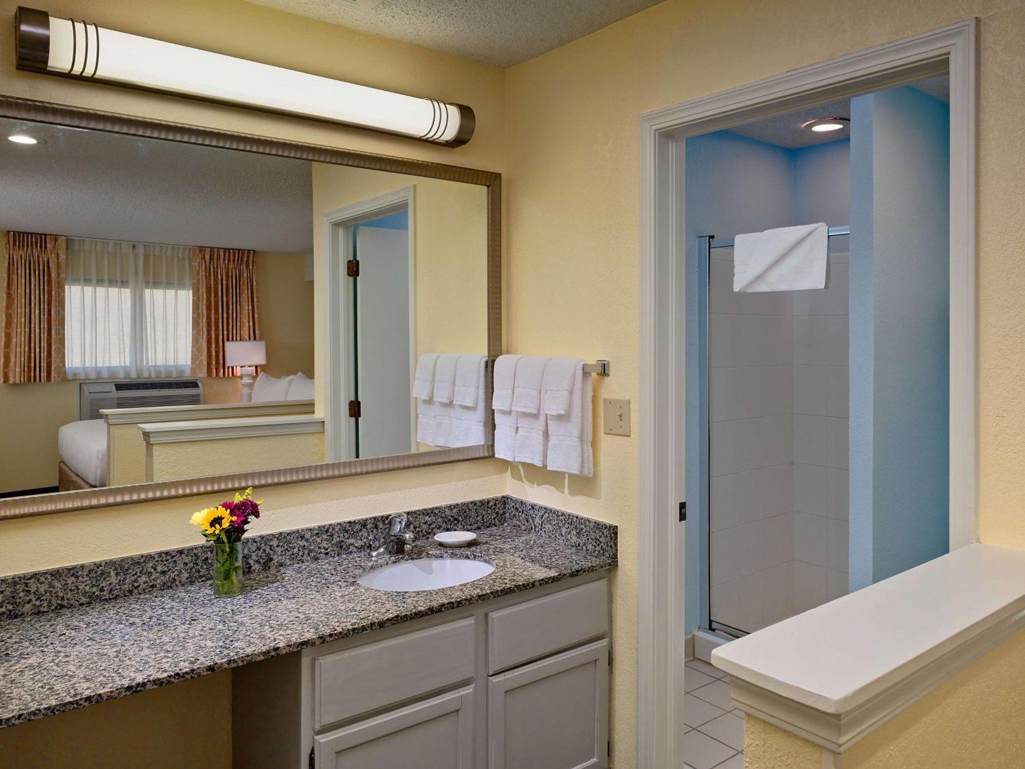 Sonesta Simply Suites Memphis East Poplar Pike Екстериор снимка
